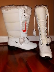 White fuzzy snow boots
